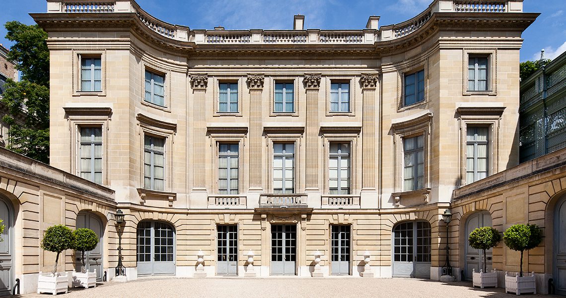 The-courtyard-facade