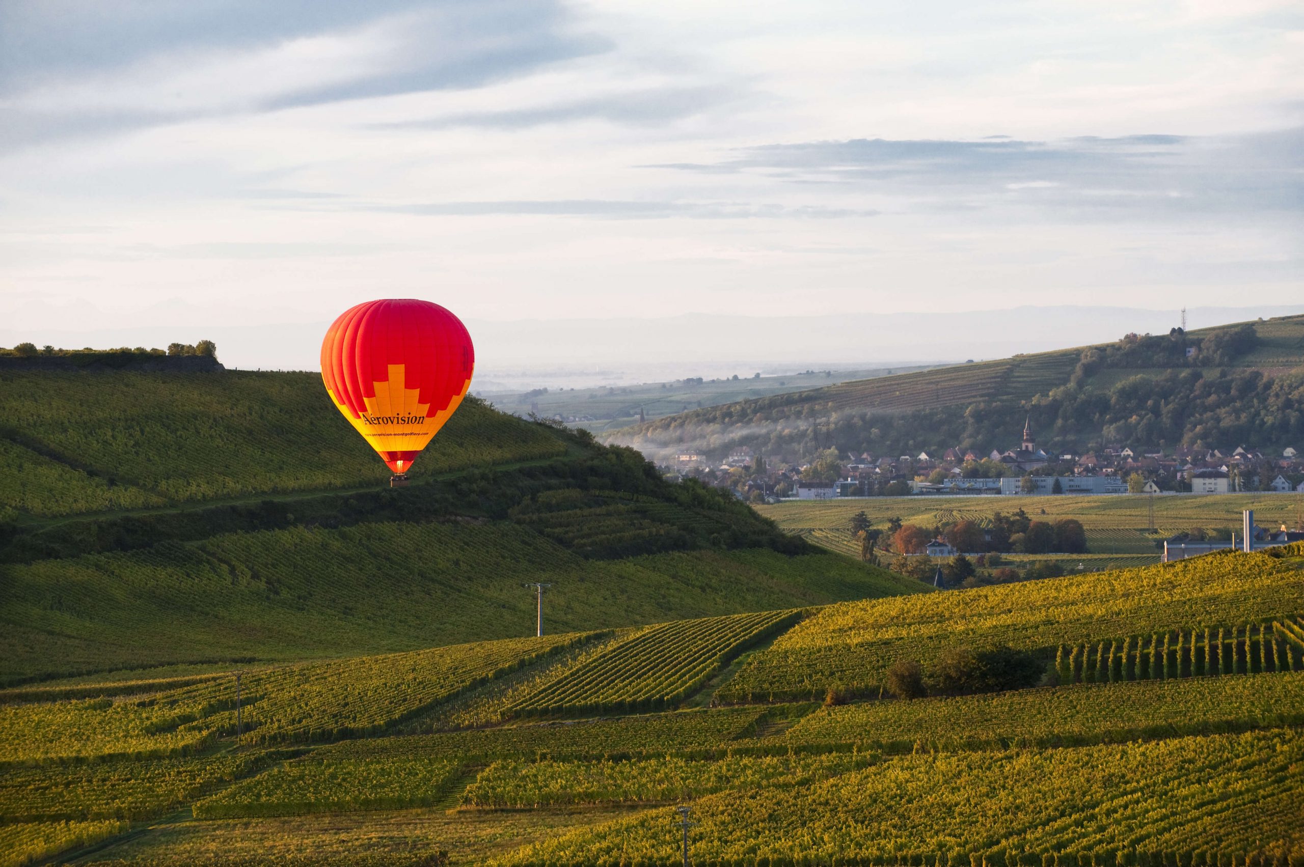 Montgolfière dans les vignes2 © Benoit FACCHI - ADT